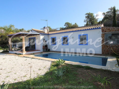 Three bedroom Finca on a 6.000 m2 plot 10 min drive from Coín. Private swimming pool and unobstructed views