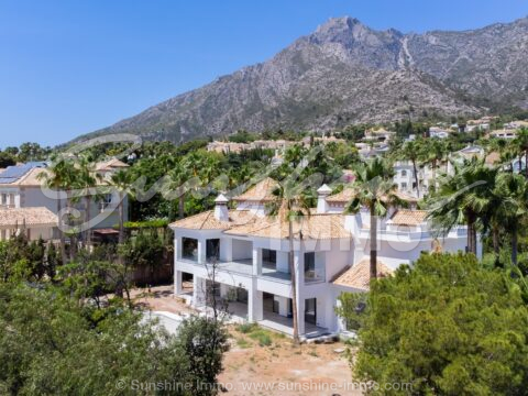 Villa Bacara in Sierra Blanca, Marbella, activates a true sense of wellbeing. It has everything that defines a unique, distinguished lifestyle.