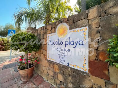 Very, very nice completely furnished duplex apartment 250m2 with 3 bedrooms 3 bathrooms, storage room and garage parking in one of the best areas of Marbella in the residential complex ALICATE PLAYA first line of the beach.